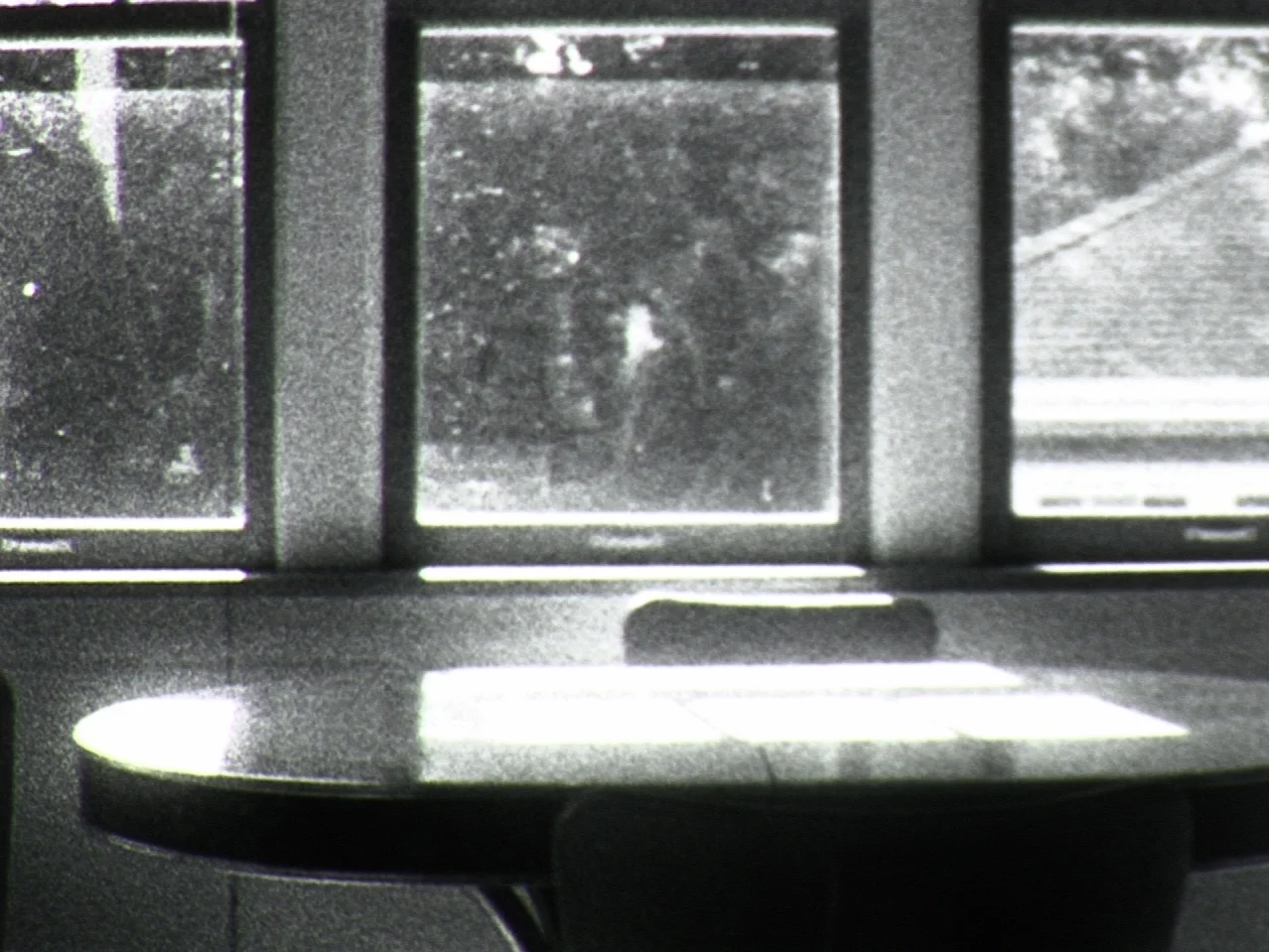 Findings Kioto Aoki 2017 | 3 minutes | USA | 16mm | b&w | silent | world premiere A navigation of space via bodies of light. -KA