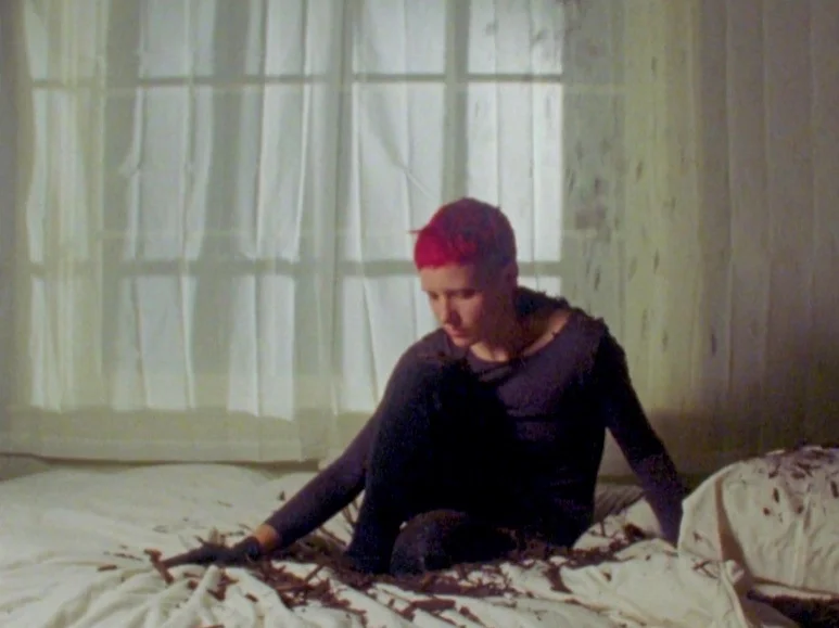 Lydon Lucy Kerr 2018 | 3 minutes | USA | 16mm | color | sound Lydon explores the potential of a minimal gesture in relationship with the space surrounding them. -LK