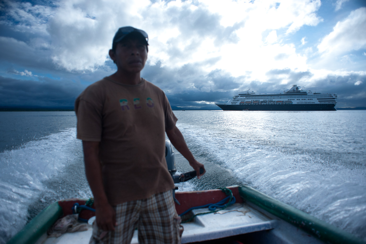   Panama’s Kuna Yala do not need a television to hear about global warming. It has already come to their front door and to adapt, they´ll have to pack up and move. The Kuna´s floating paradise — a belt of palm tree-peppered white-sand islands that dot the pristine aquamarine sea north of Panama — is under threat. Rising water levels may force the thousands of Kuna who inhabit the San Blas archipelago to flee to the coast, a move that will change their traditional way of life and cultural backbone. Panama, 2010  