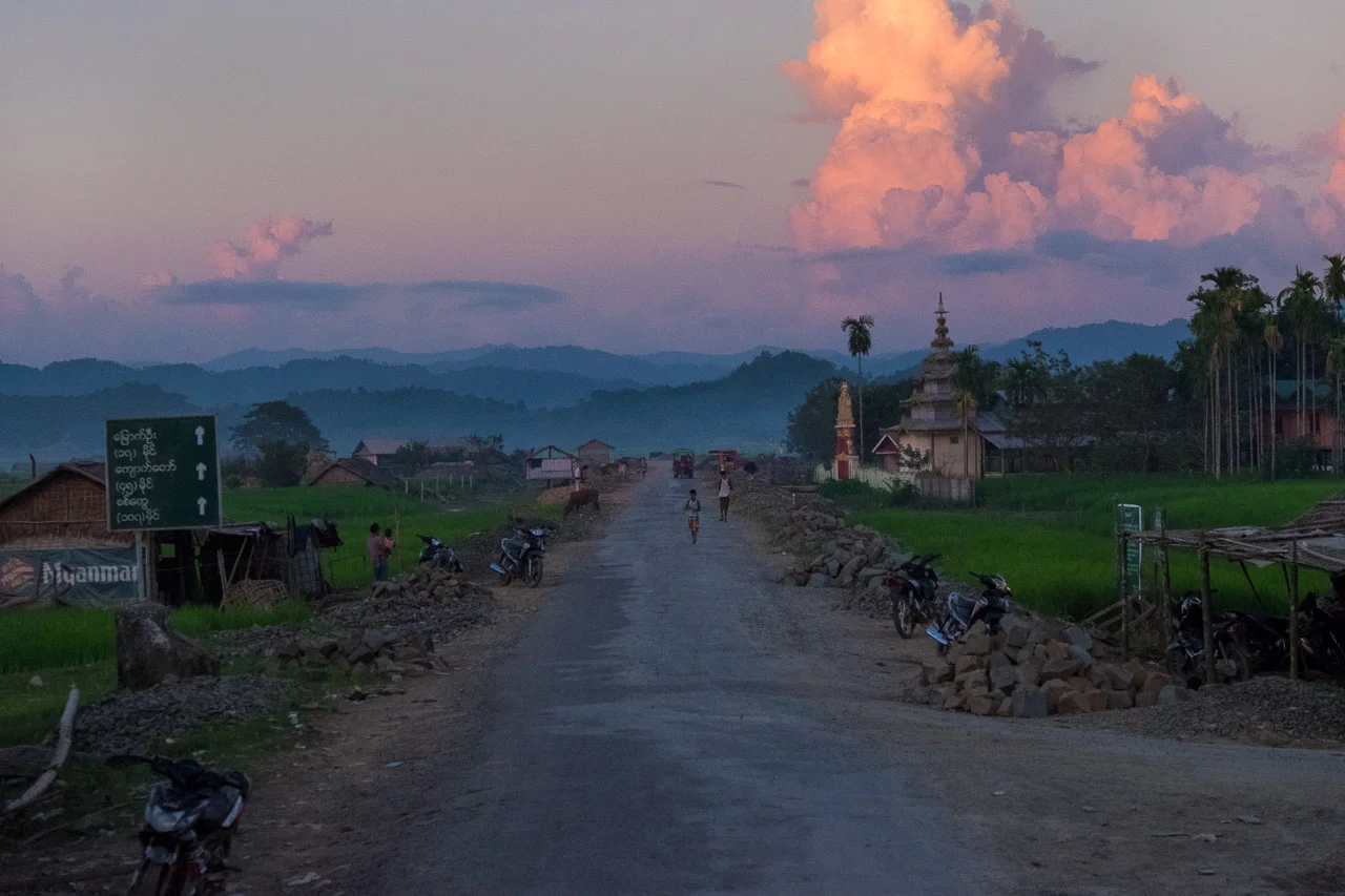  The road to Mrauk U in Rhakine state: a 22 hour road trip from Bagan.  Burma 2015 - Francesco Vicenzi Photography 