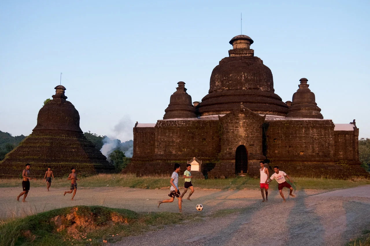  Kids playing soccer in front of a temple in Mrauk U.  Burma 2015 - Francesco Vicenzi Photography 