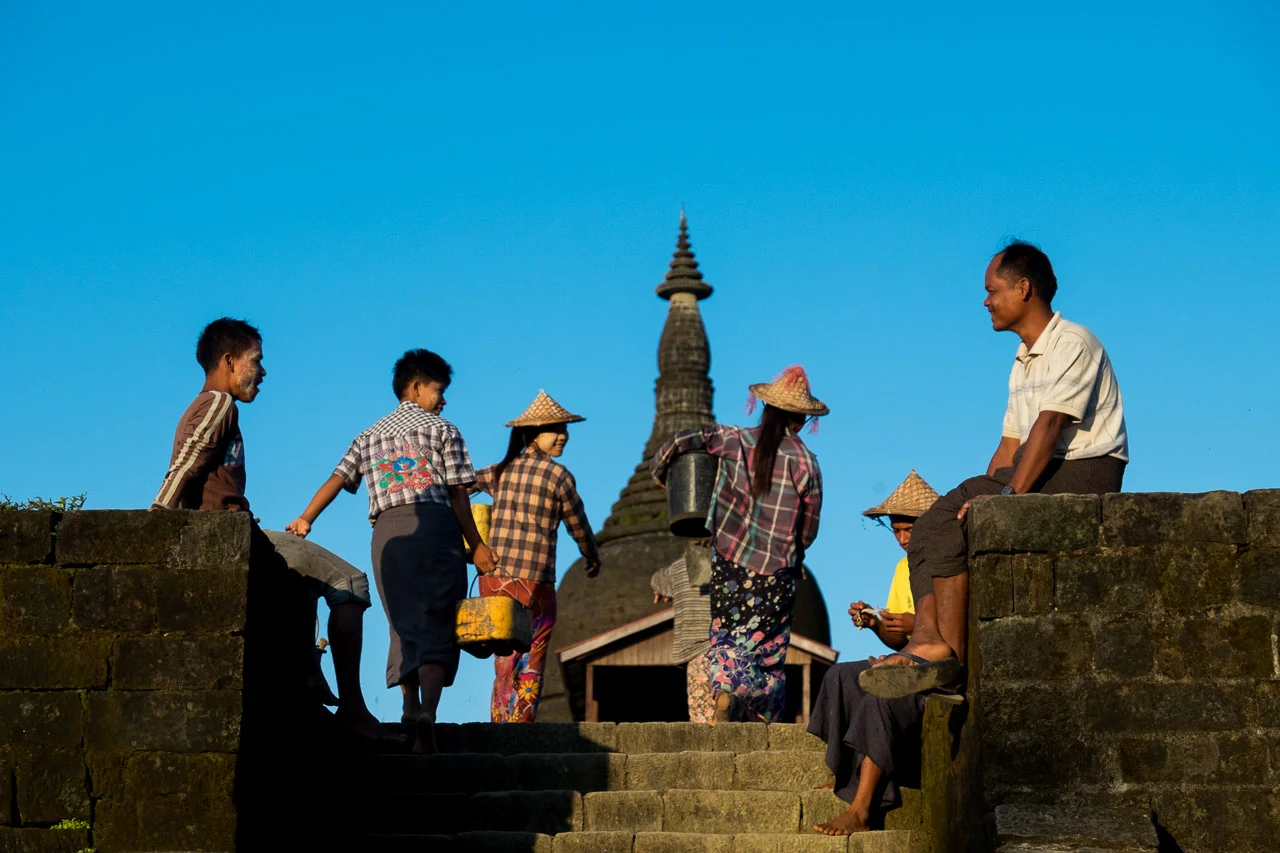  Workers restoring Koe Thaung, the largest temple in Mrauk U, Myanmar. The name means "Temple of 90,000 Buddha Images". The temple was built between 1554 and 1556 by King Dikkha. It is most likely that Mrauk U will be developed as a tourist destination in the next few years.  Burma 2015 - Francesco Vicenzi Photography 
