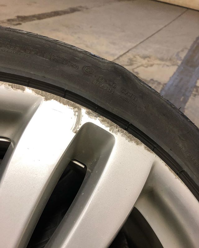 Jaguar kind of day!🚘🐆
&bull;
Give us a call at 780-968-1444 or stop by at our shop!
&bull;
&bull;
#cars #yeg #alloywheelrepair #lovewhatyoudo #780 #vehicles #finish #ride #edmonton #photooftheday #drive #rims #2018 #shop #shoplocal #rim #wheels #in