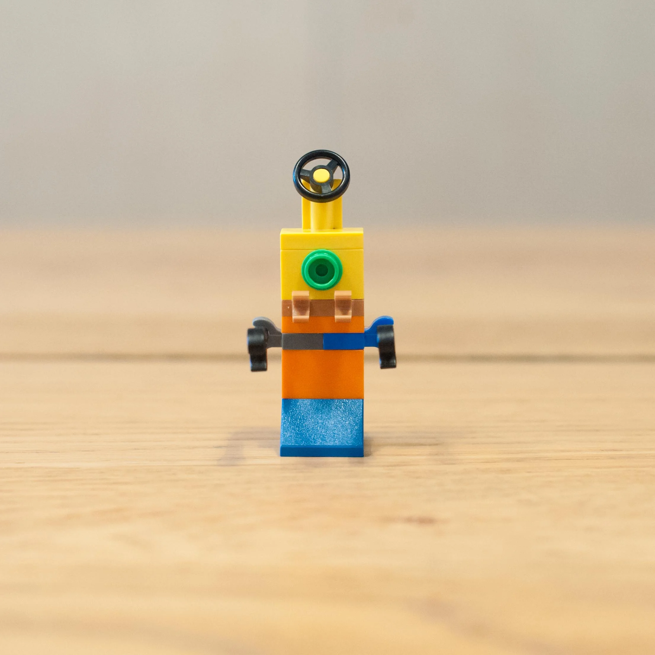 This driving robot, complete with spanners for arms and a steering wheel for its head, fixes the car when Mummy goes too fast!