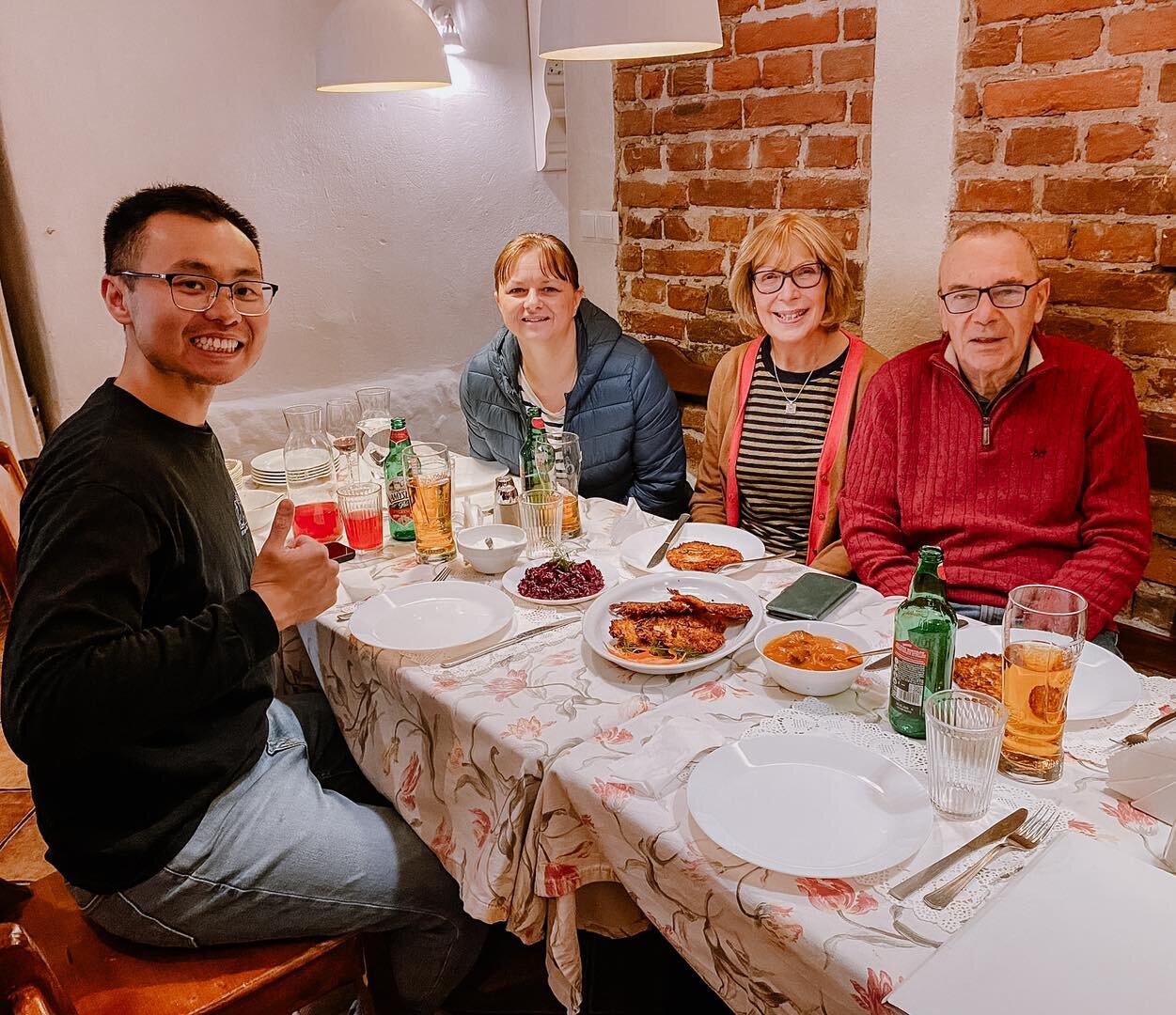 Eat, drink, repeat! 🍽️🥂 Our food tours are the perfect way to explore Poland's culinary delights! Join us for a flavorful adventure and make the most of your time in this beautiful country. 🥟🍀🎊