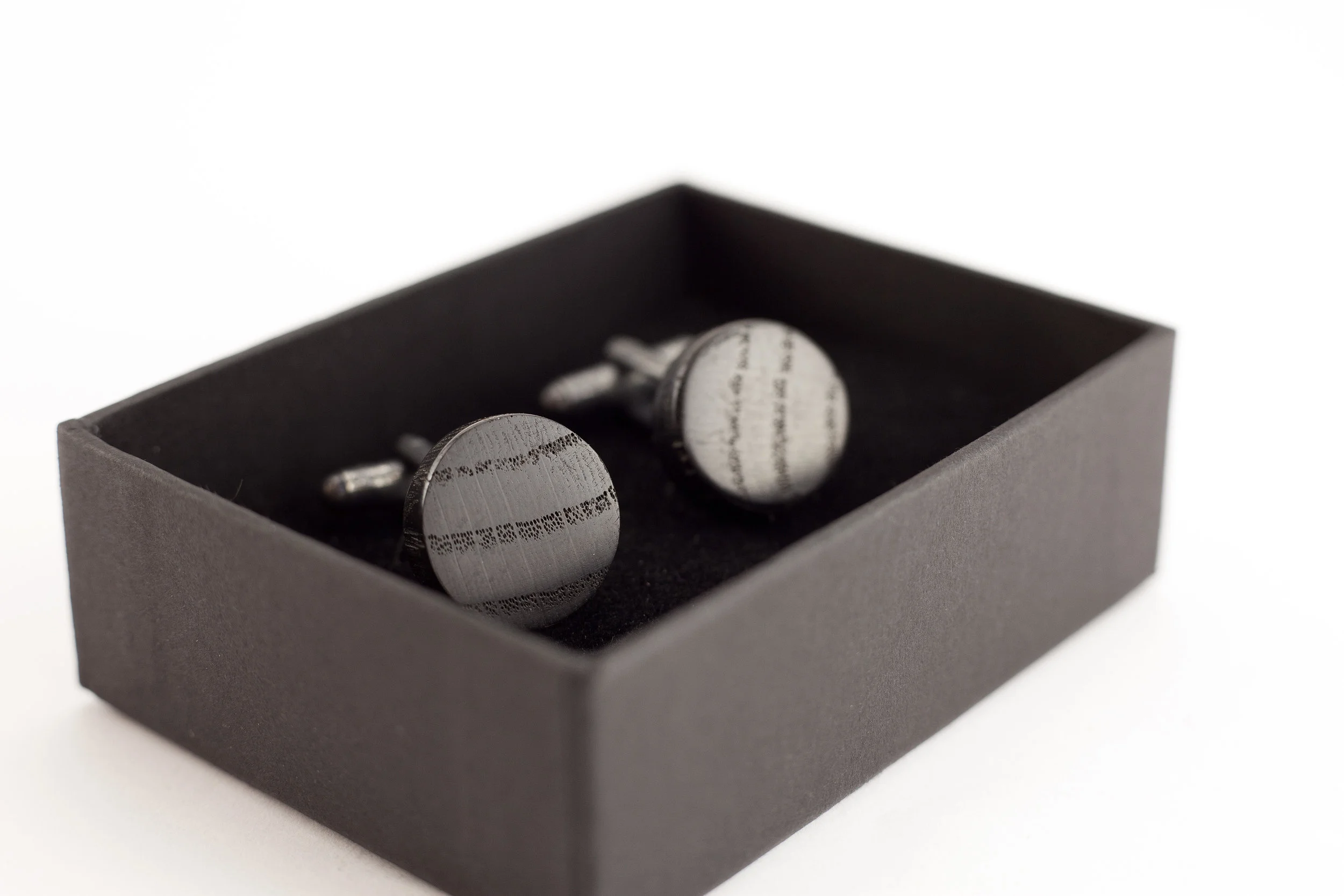 cufflinks_leko_oxidised_round_1.jpg