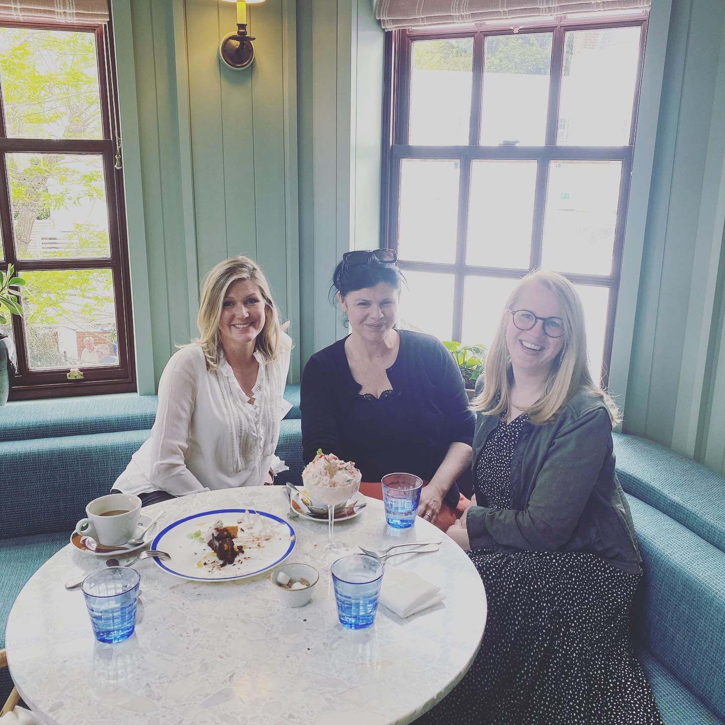 A lovely way to spend the afternoon - with this creative duo! Love our lunches-amazing food and surroundings too thanks to the lovely Claire! @clairefyfecooks @gunterandco @dkjoyce @mitrehamptoncourt