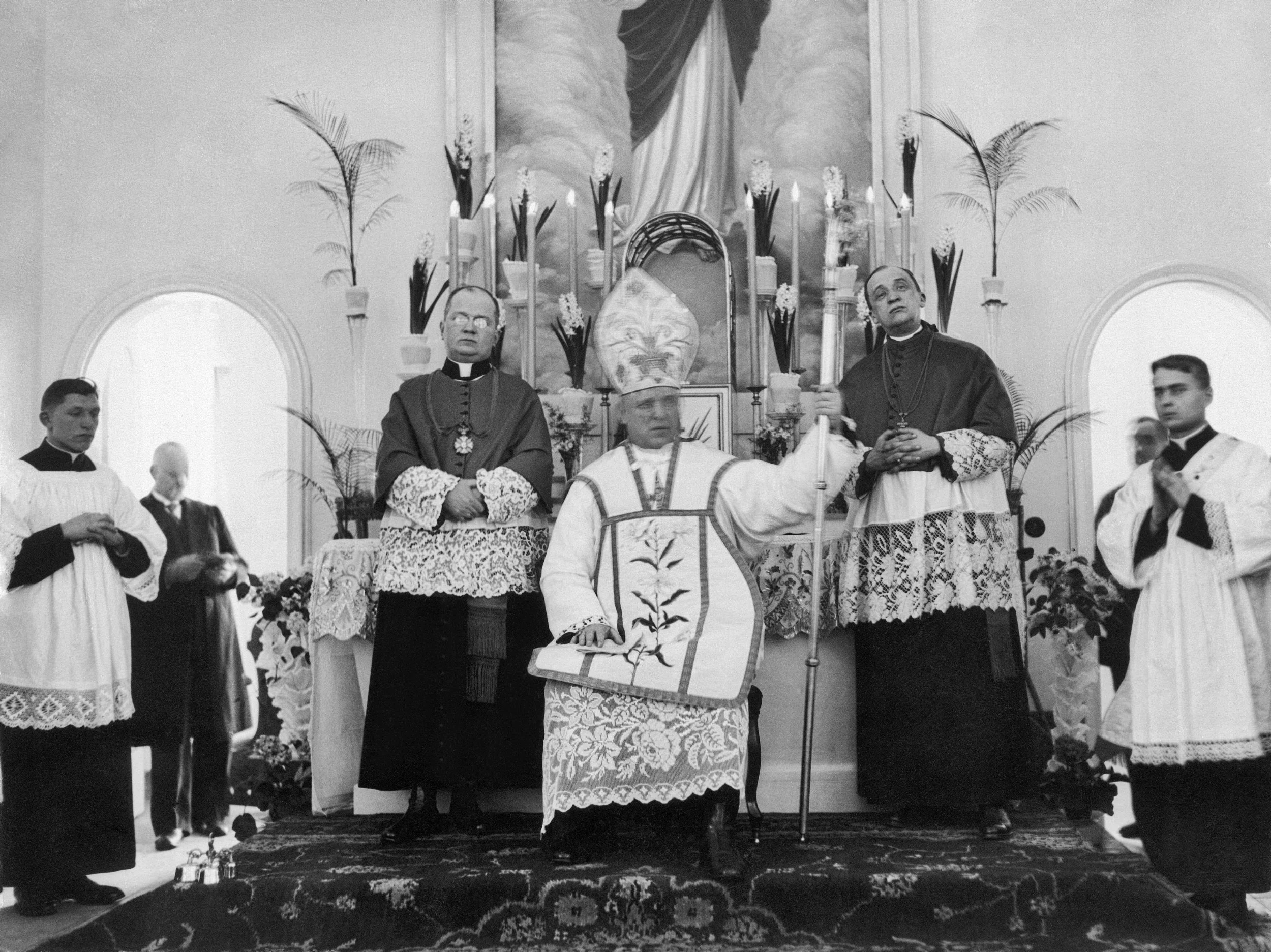 Poświęcenie Szpitala 30.01.1931r. Eucharystia Kardynał Aleksander Kakowski