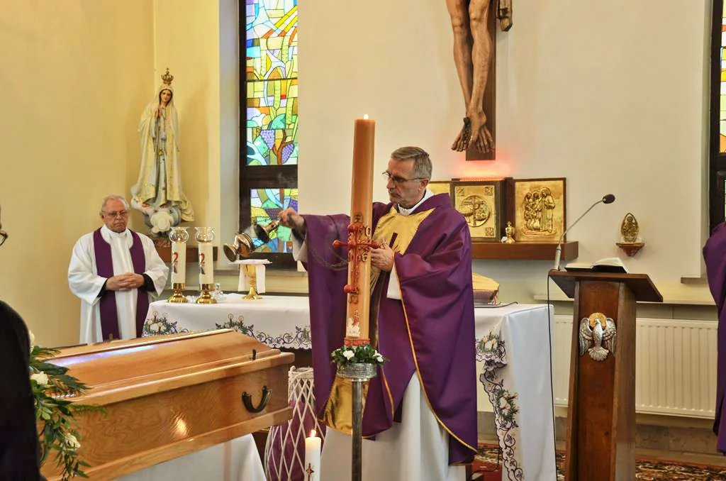 pogrzeb-s.Gabrieli-(26)-(Copy).jpg