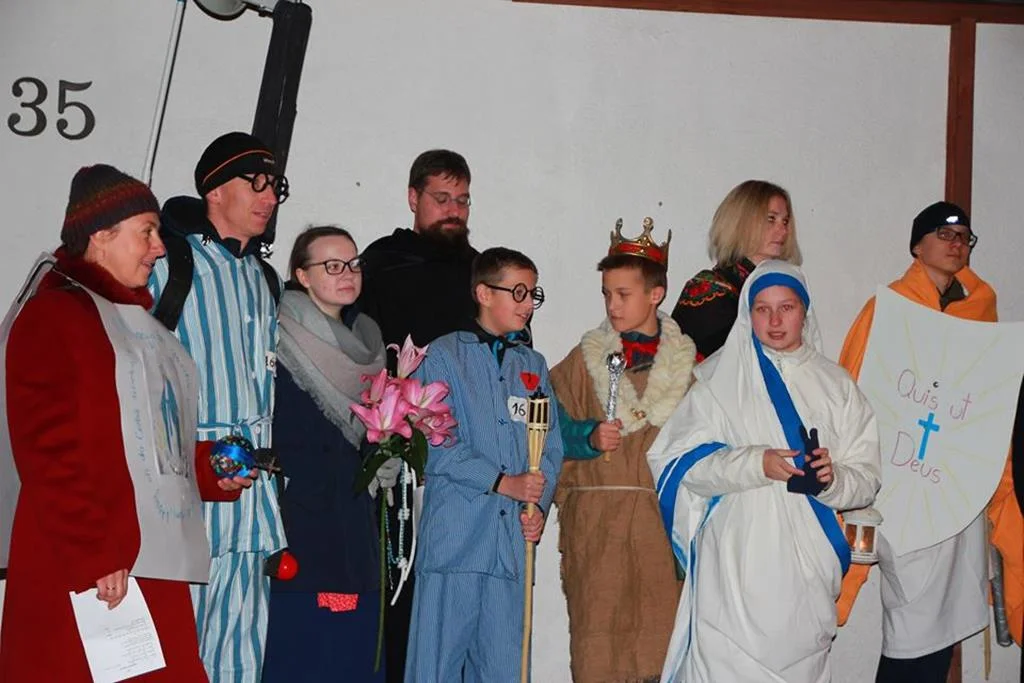 korowód (Copy).jpg