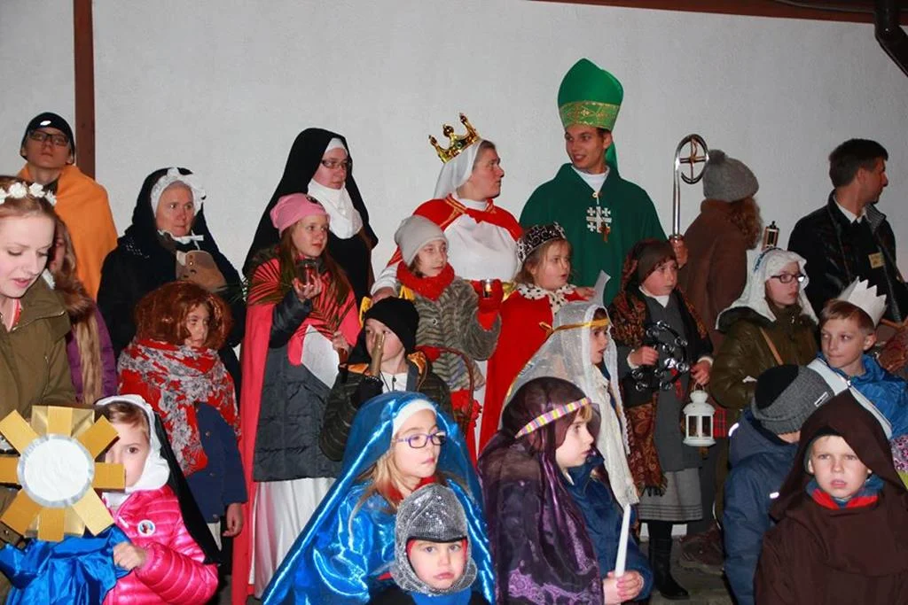 korowód 2 (Copy).jpg