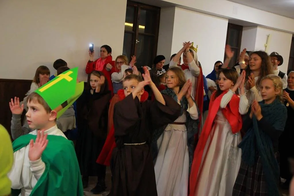 korowód11 (Copy).jpg