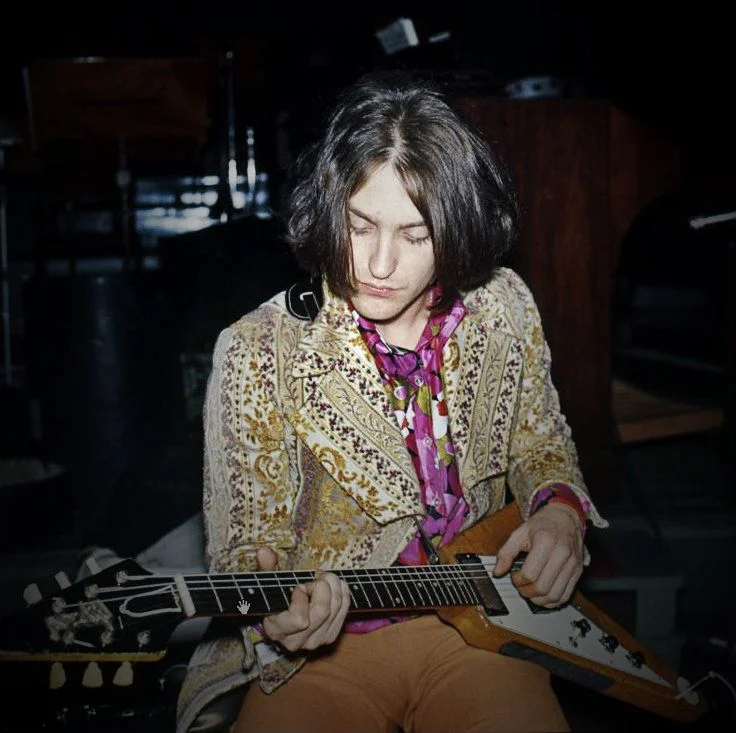 DAVE DAVIES IS A TERRIBLE SNAZZ