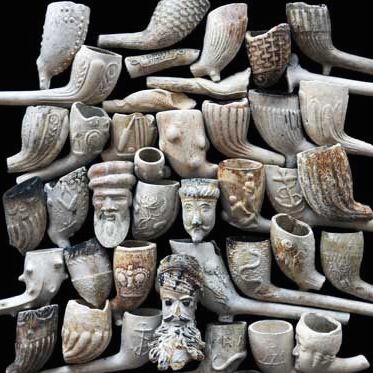 Clay pipes found near the Thames