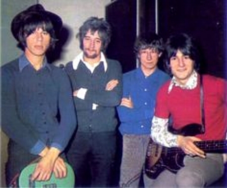 A rare sighting of Jeff Beck in his hippy hat. With Rod Stewart, Tony Newman and Ronnie Wood