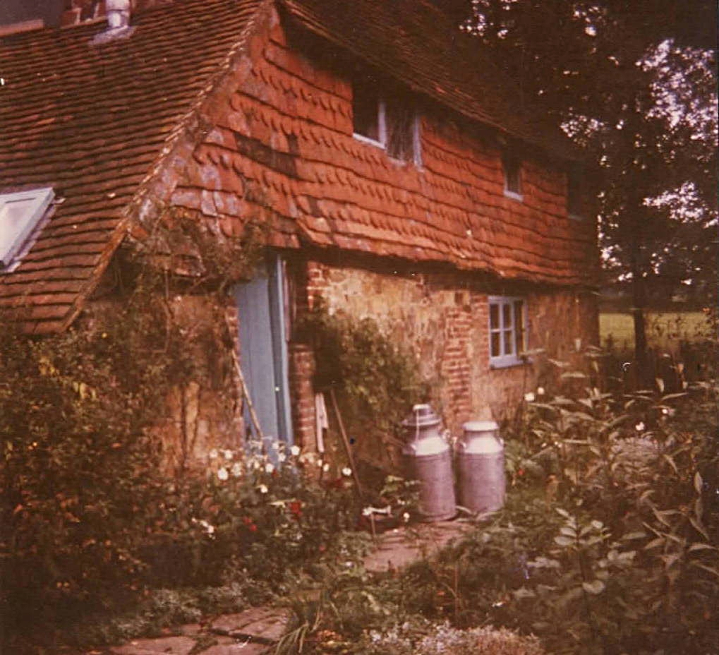 16th-century Meareshurst ('Meares'), near Ockley in Sussex. The rent was £800 a year