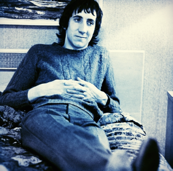 Dutronc lookalike, Pete Townshend