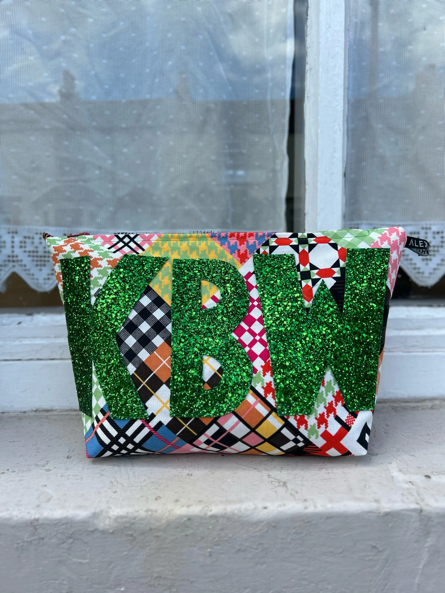 B60A87EC-9530-49E5-A0CC-D88CCBDAF63A