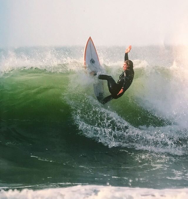 Your gal pulling all her finest chins in @carvemag&rsquo;s latest issue🙋🏼&zwj;♀️! The #sendit squad! From an amazing week of training in Portugal- highlight of my week was seeing the younger girls at @teganblackford and @bonitawhitelock paddle into