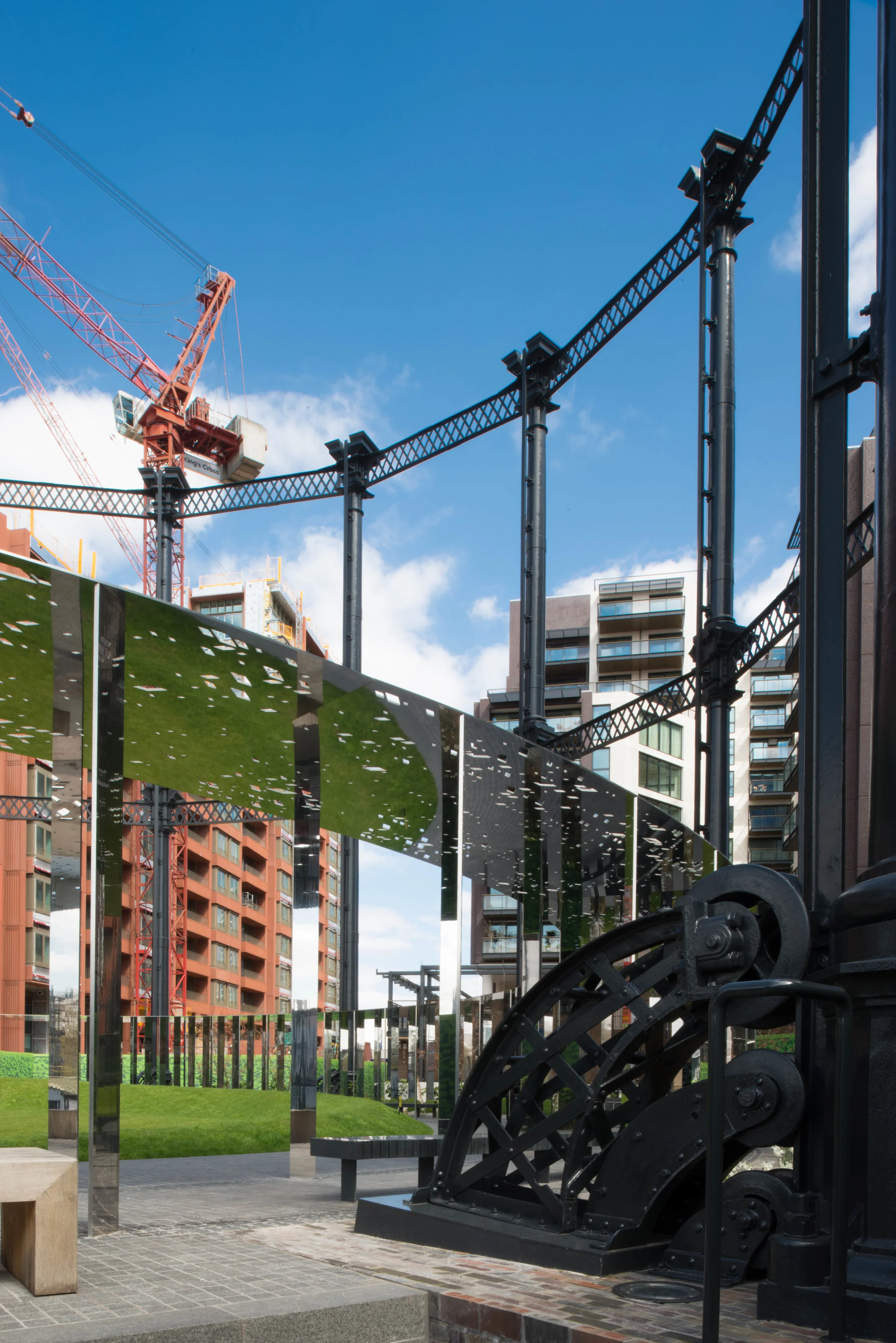 King's Cross Gasholders Park, London (Bell Phillips, 2015)
