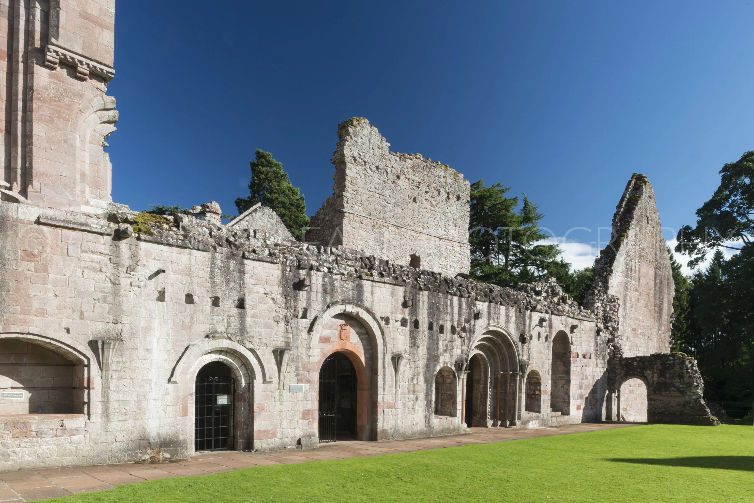 Dryburgh Abbey-1840.jpg