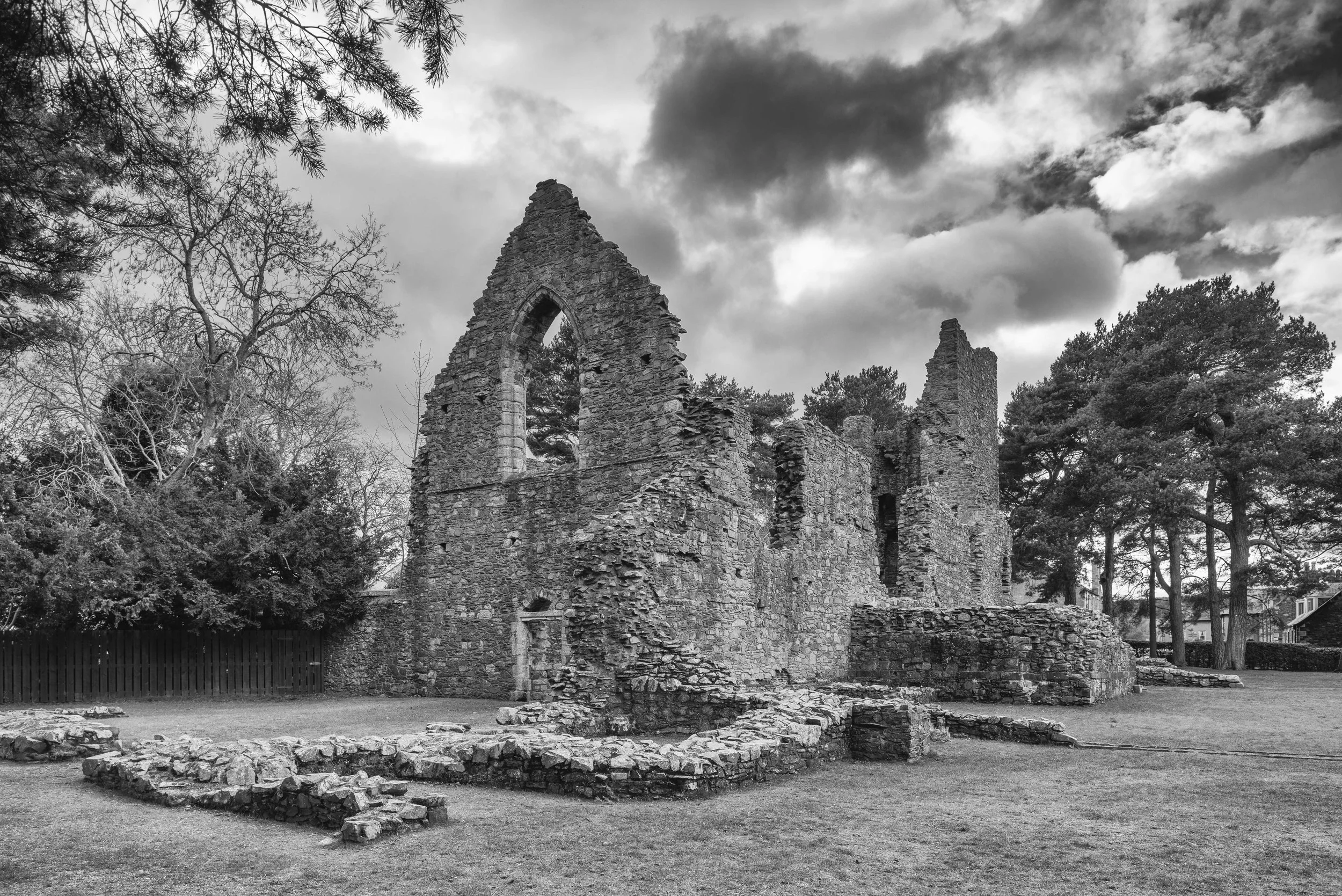 Cross Kirk, Peebles