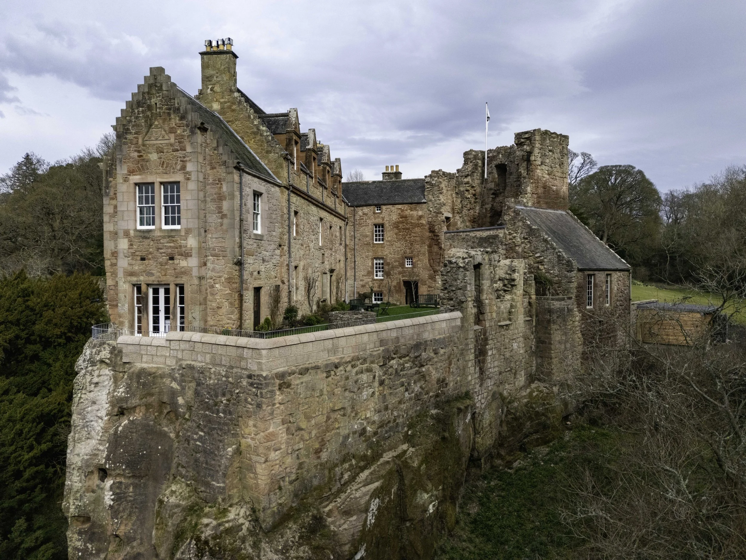 Hawthornden Castle