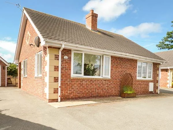 MELVERLEY VIEWWhole house rental - Three bedroom bungalow available for week or weekend rental. 