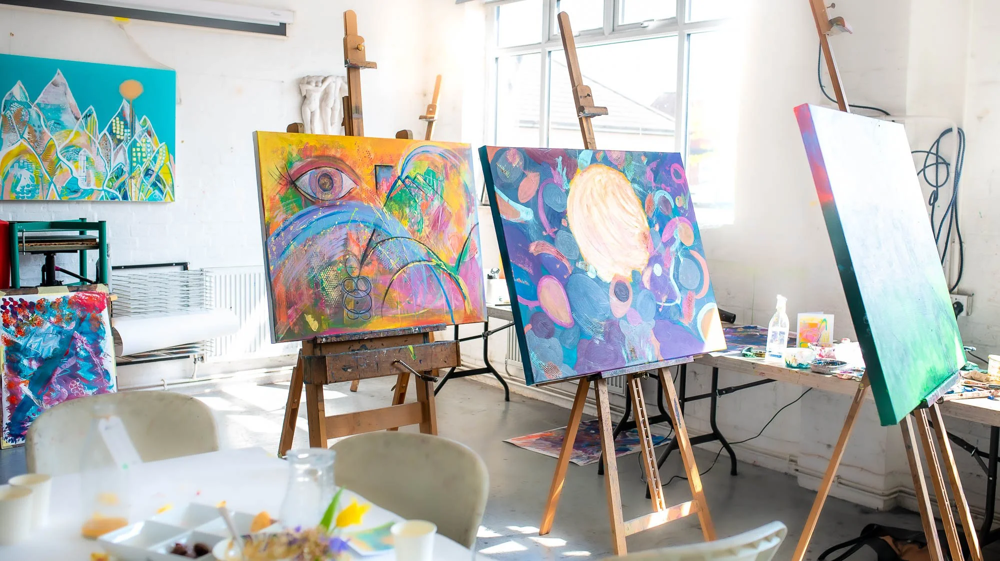 Adults intuitive abstract painting workshops in Brighton Sussex professional art studio