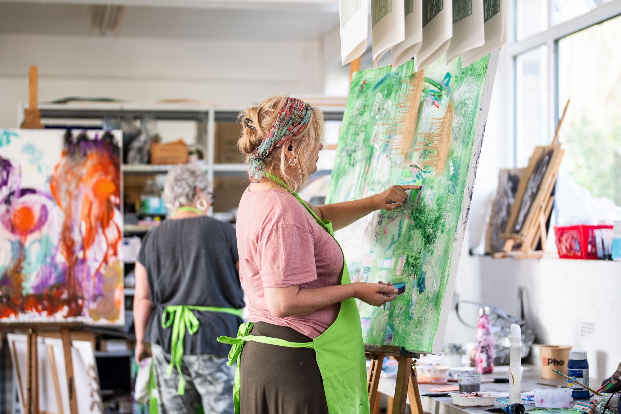 Intuitive painting art class for beginners Brighton Sussex UK