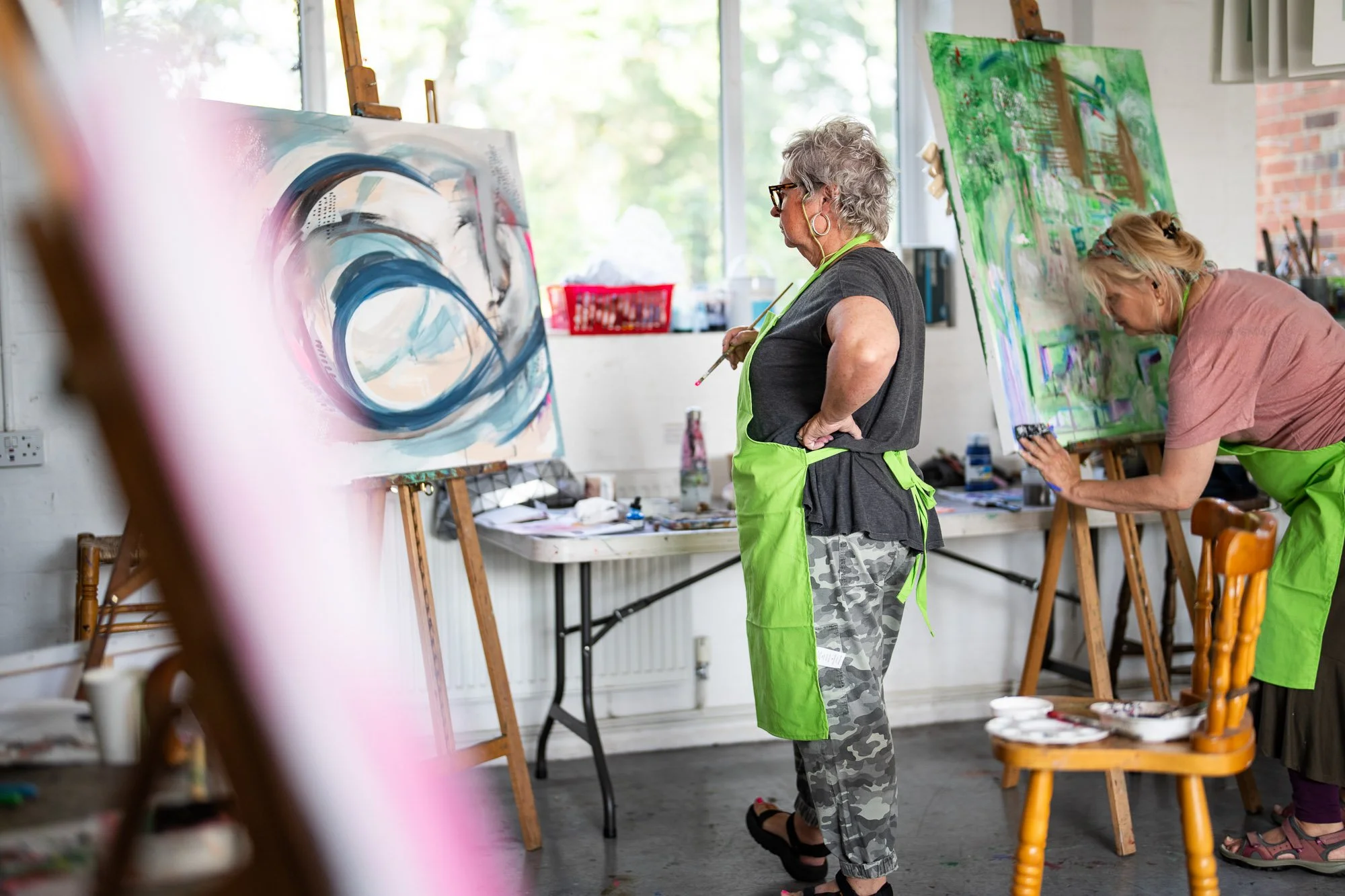 Friendly acrylic abstract painting art class Brighton Hove Sussex UK