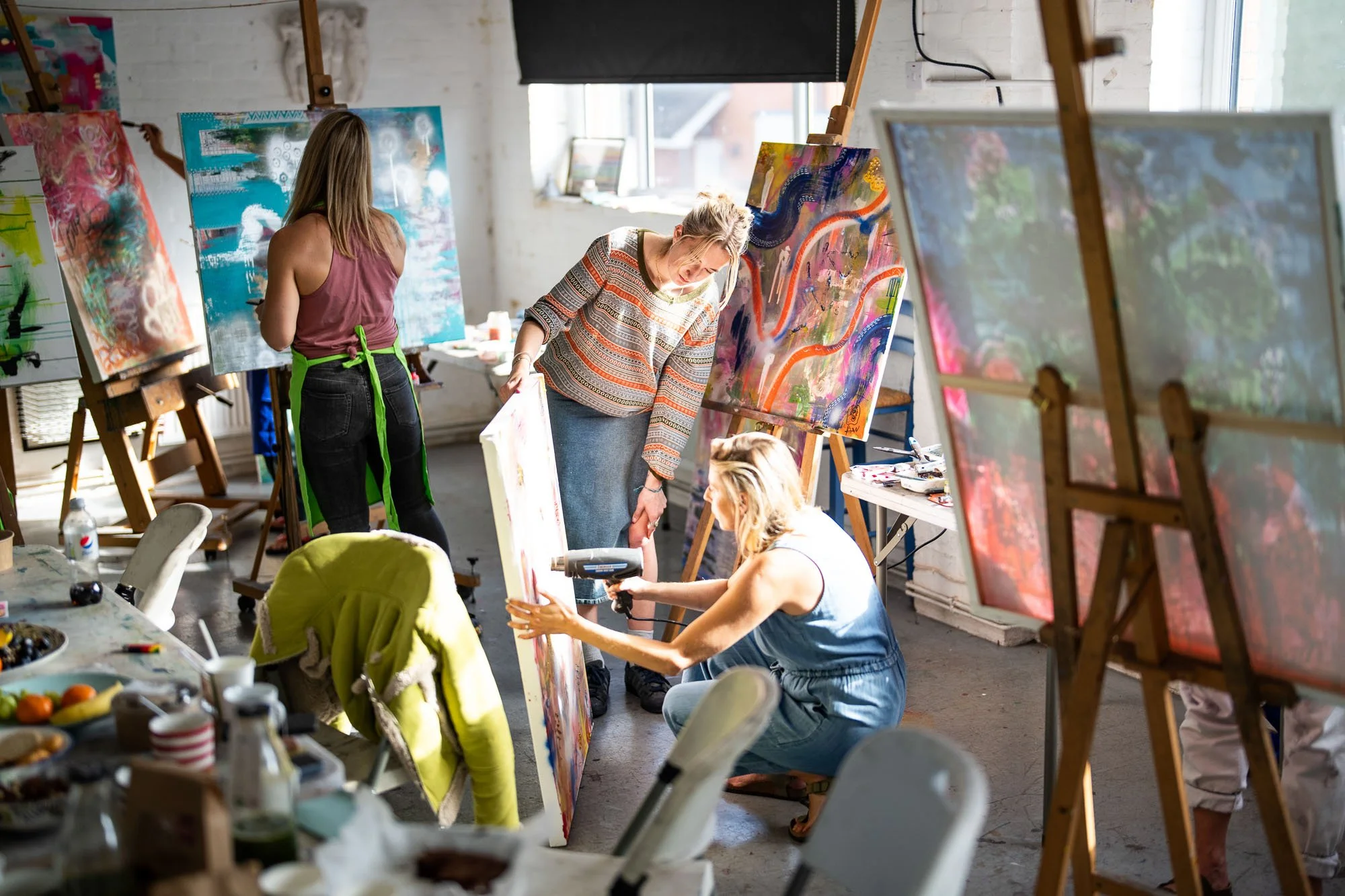 Paint abstract with Magdalena Brighton art workshop