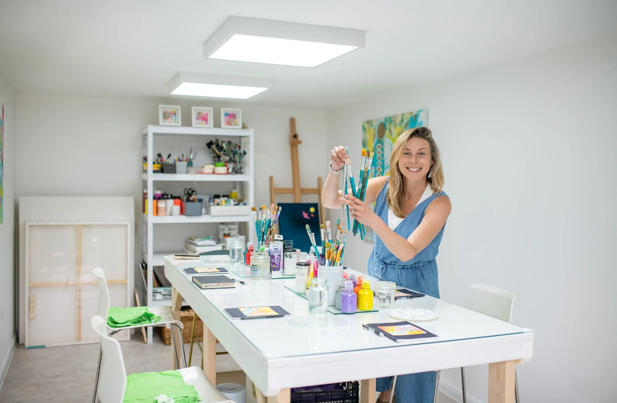 Brighton acrylic abstract art painting workshops with Magdalena Smolarska