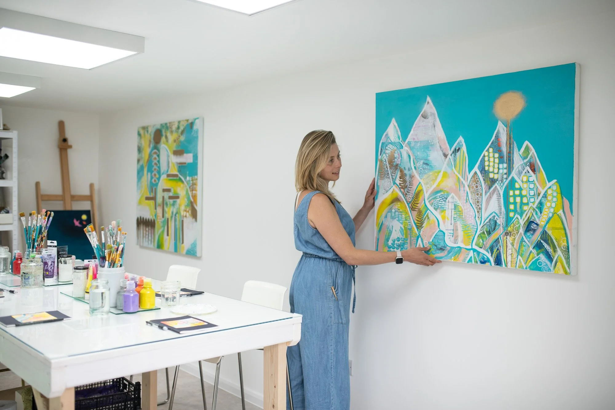 Paint your own acrylic abstract painting workshop with Magdalena Brighton Hove Sussex art studio