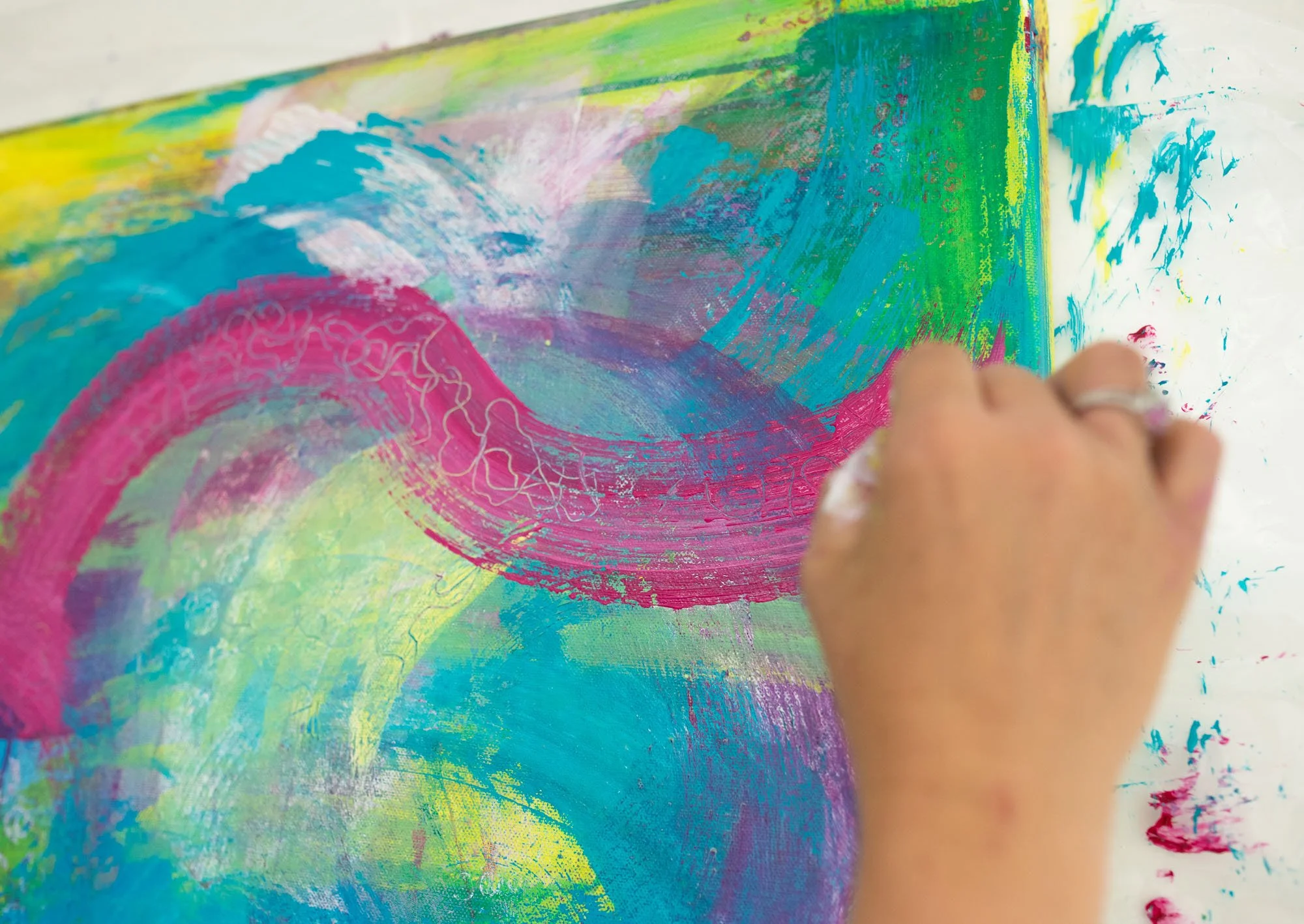 Learn mixed media abstract painting with Magdalena Brighton Sussex UK art studio