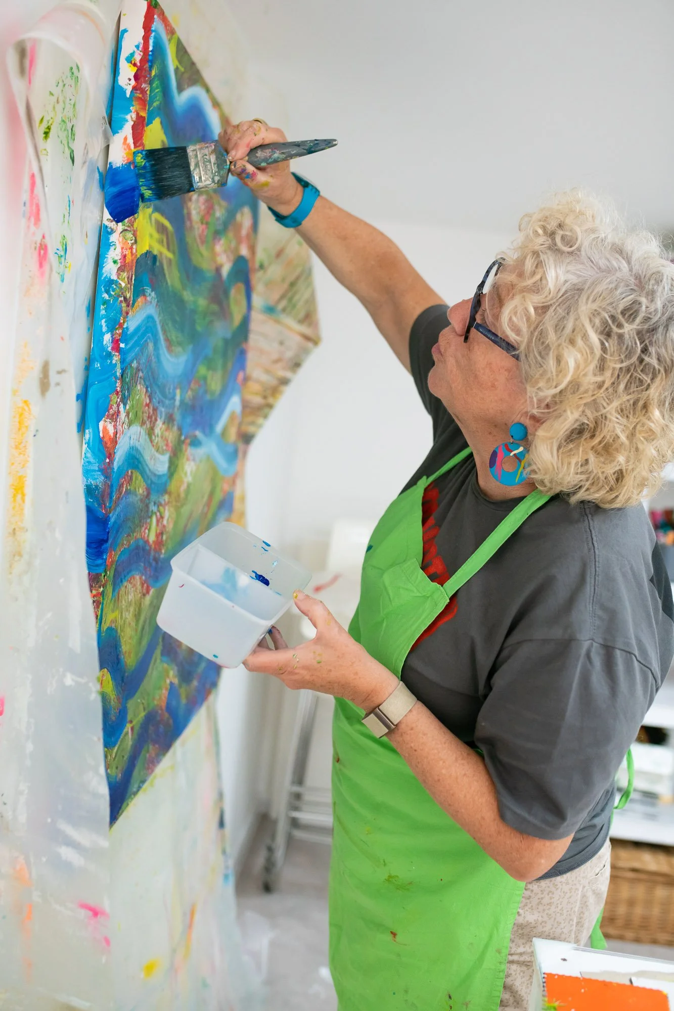 Intuitive acrylic abstract adults beginners painting workshop Brighton Sussex UK