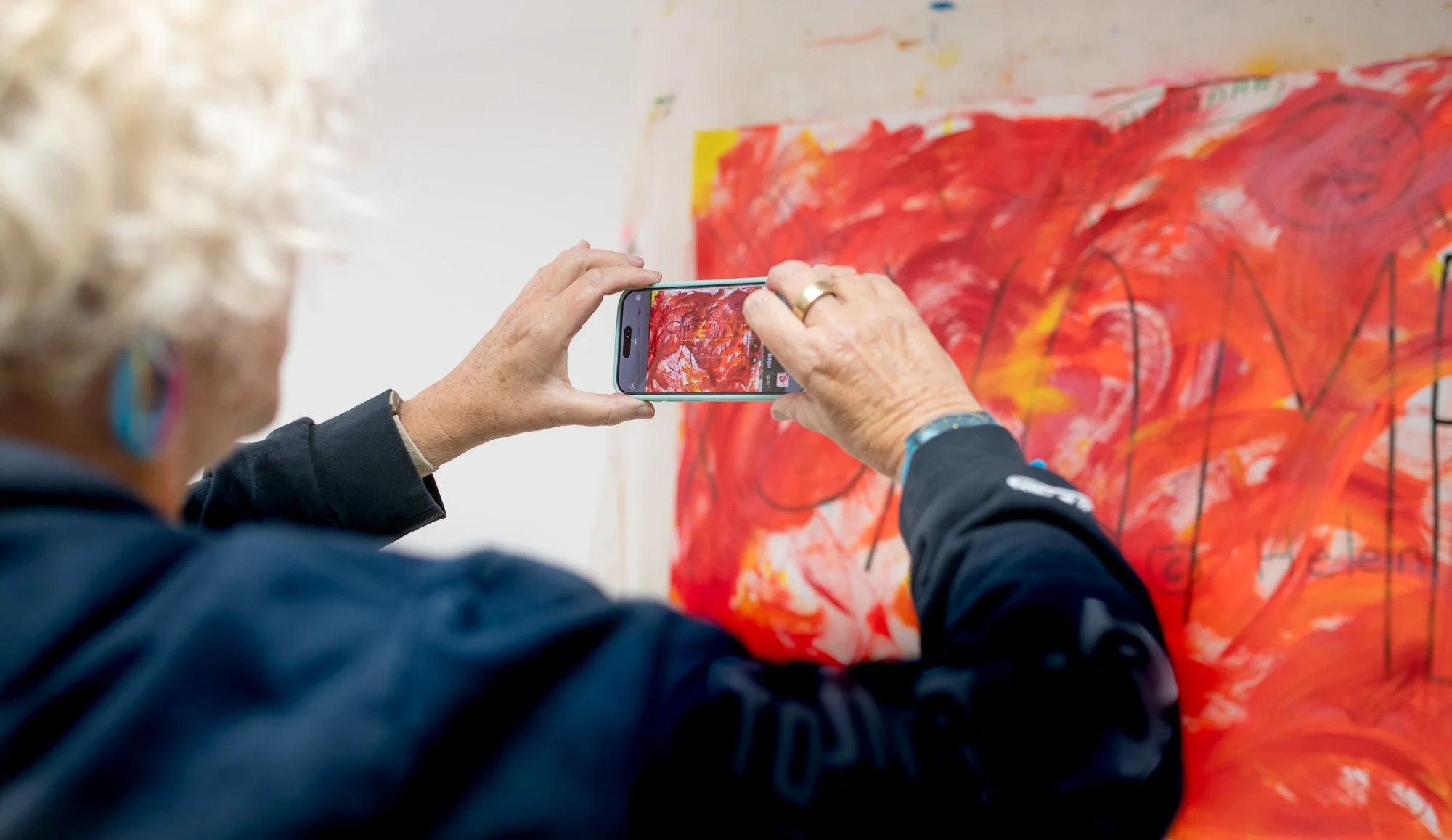 Intoduction to acrylic large abstract painting workshop Brighton UK.jpg