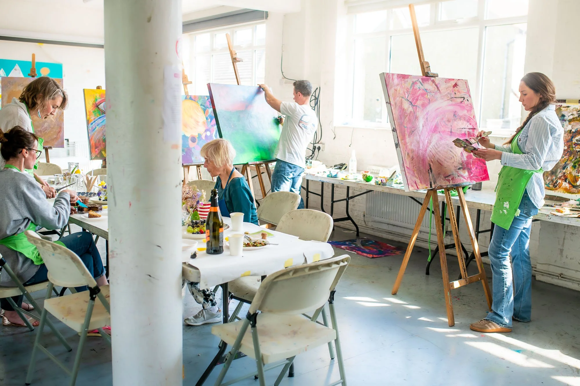 Adults beginners friendly abstract painting class Brighton UK