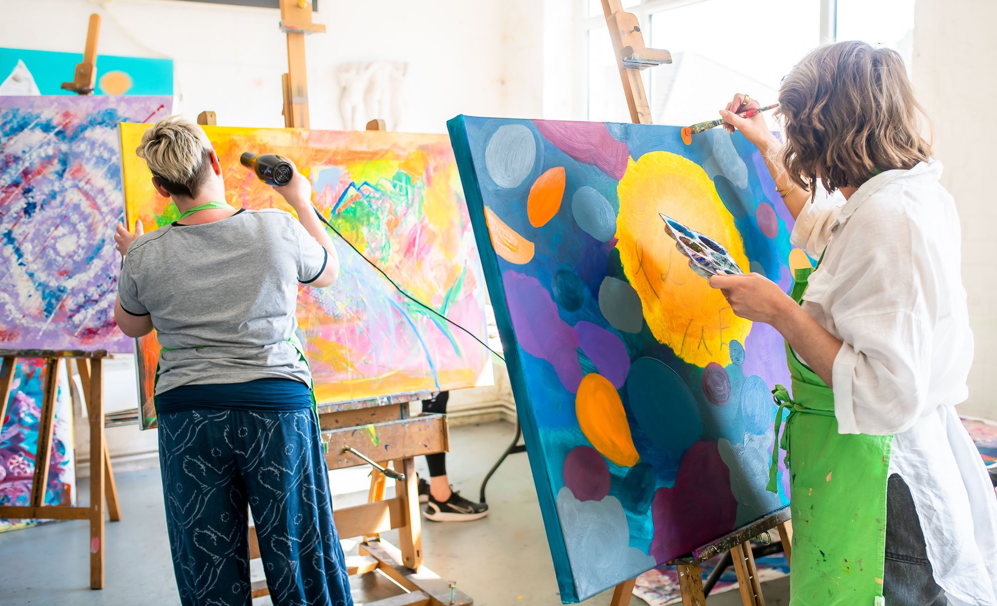 Paint intuitive abstract with Magdalena Brighton Hove Sussex UK workshops retreats