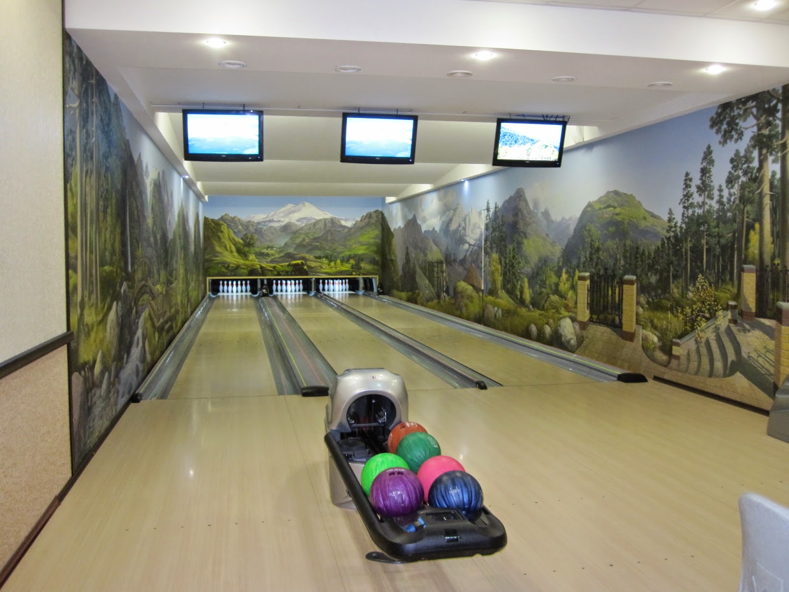 Bowling alley in a Russian hotel!