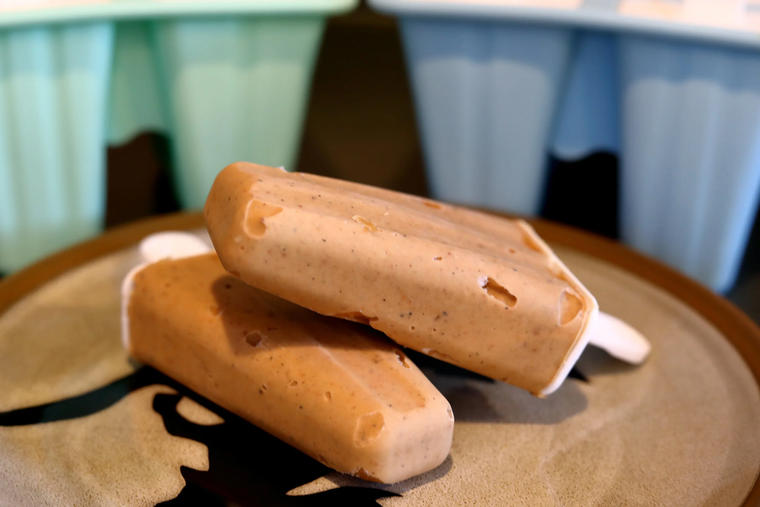 Peanut Butter Banana Popsicles (Only 2 Ingredients!)