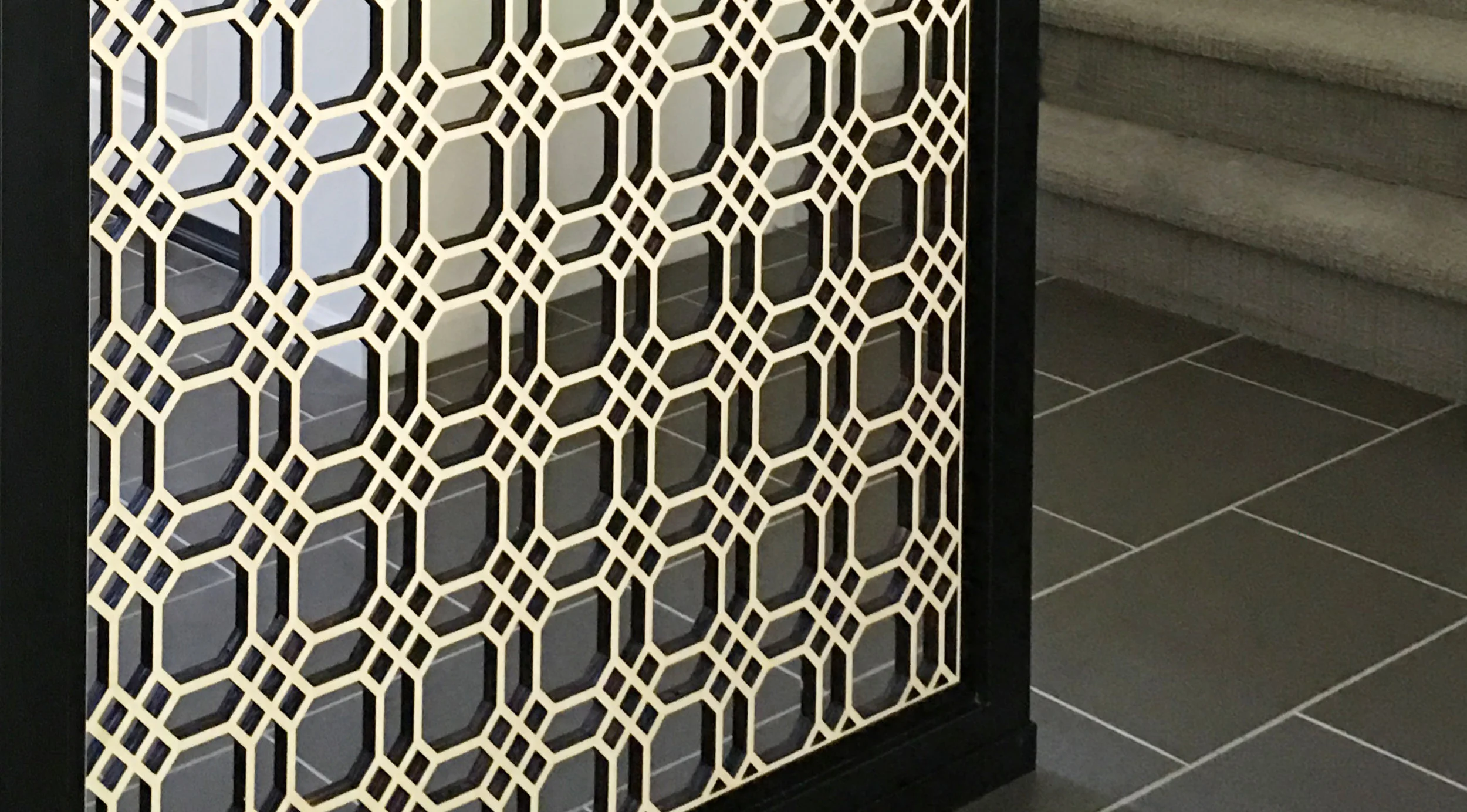 Cal Arc Design Chicago Grille, Wall partition