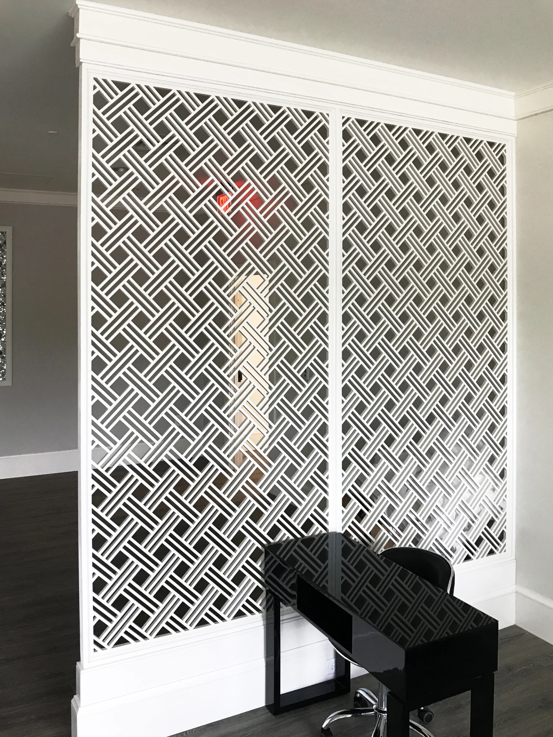Pridgen Woodwork Inc. Open Basketweave, Wall partition