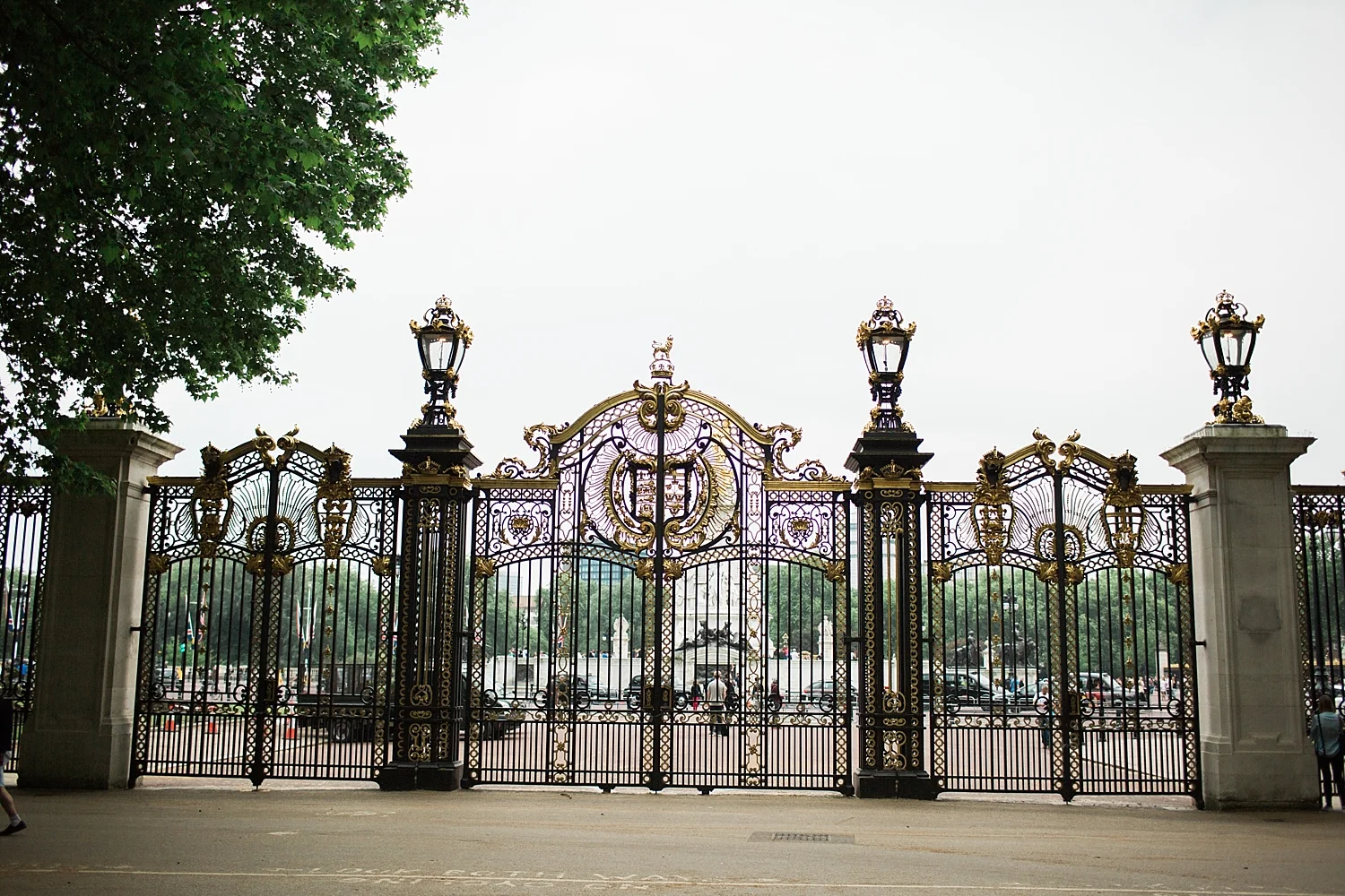 Canadian gate outside the Palace 