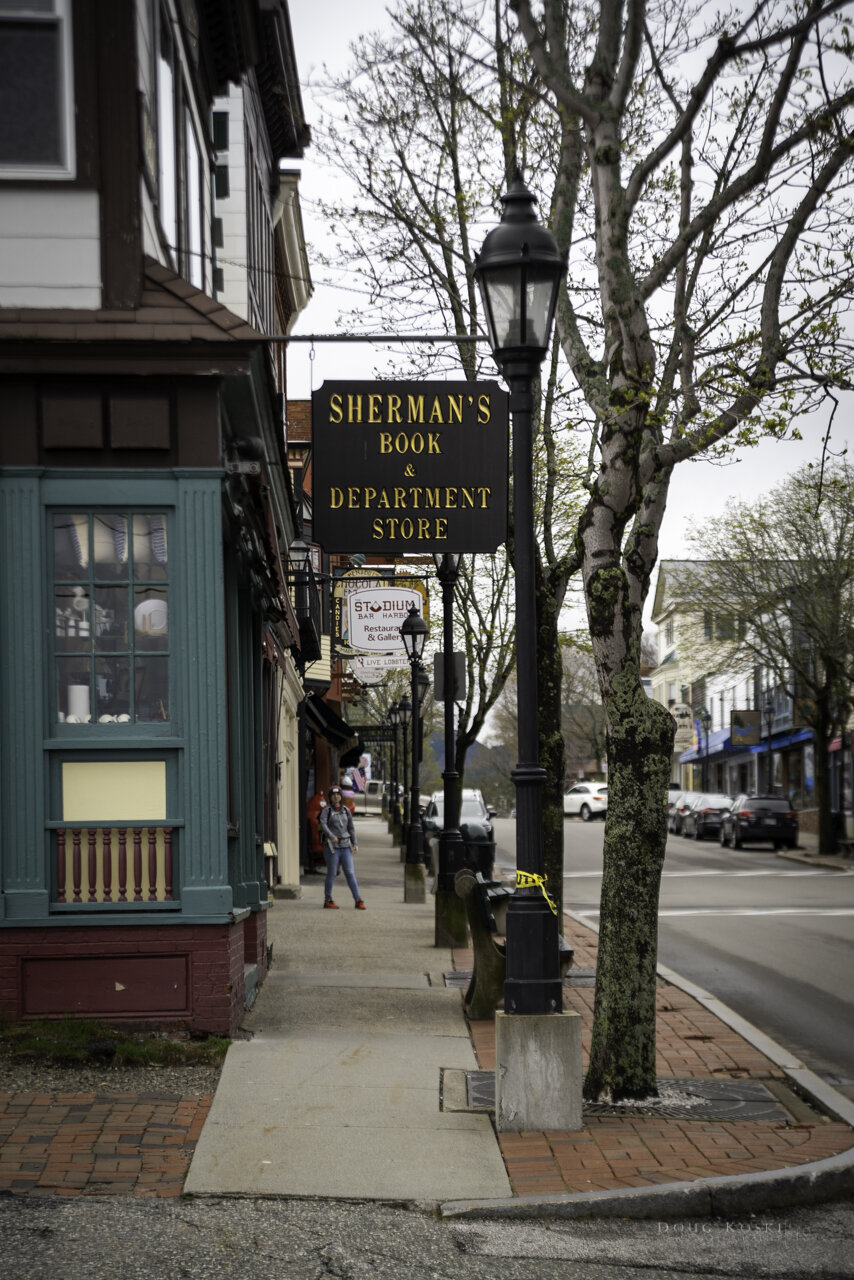  Sinéad loves bookstores.  If there is one near-by, chances are she’ll be checking it out.   