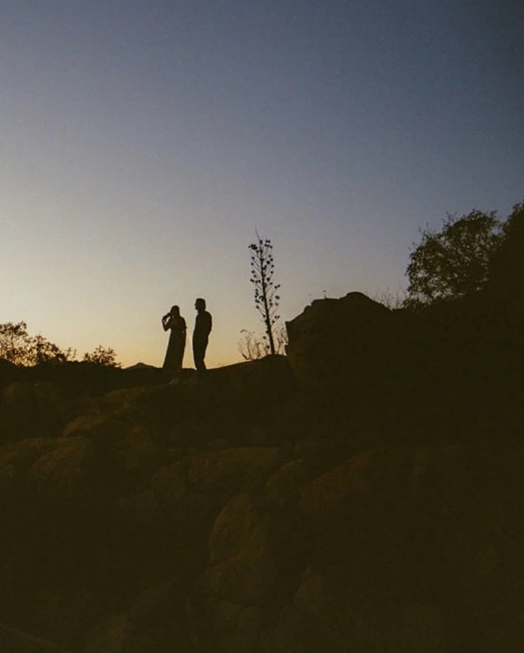 A mix of 35mm film and digital with these two beautiful sweet smarties in love. Can&rsquo;t wait to capture their day with the amazing @blissevent 
.
.
.
.
.
.
#sandiegoweddingplanner  #sandiegoweddingphotographer #wezoree #sandiegoengagementphotogra