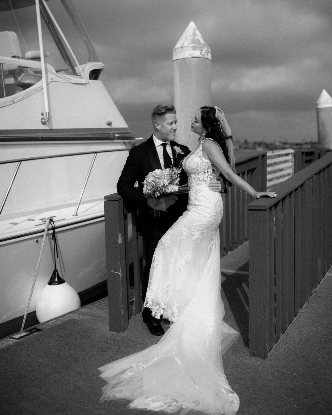 Such a perfect couple and match, Samantha + David @sammistar1 @imhashtagdave are so kind and fun and silly and hilarious and vibrant&hellip; it was a true gift to capture their big day and with some of my faves. 
.
Venue @catamaranweddings 
Planner @
