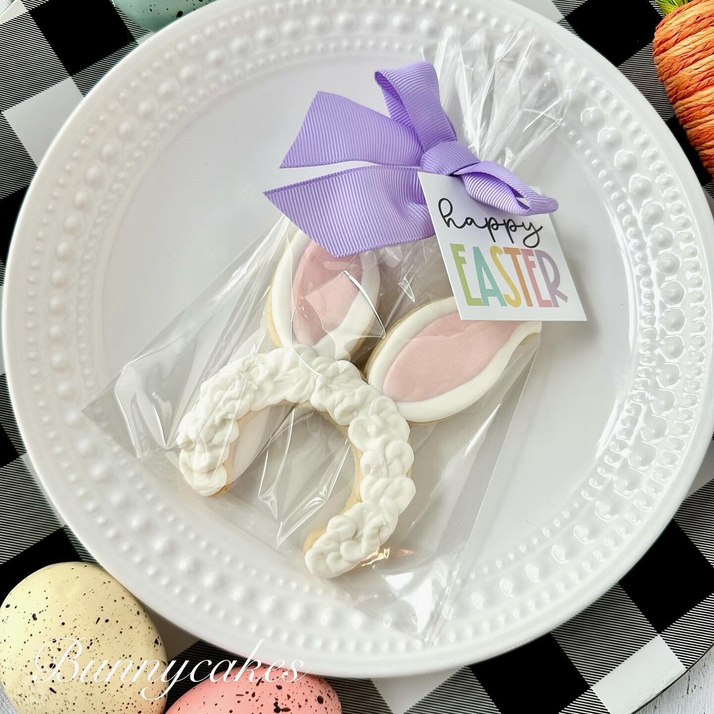 Easter is coming SOON!! Here is a sneak peek of some of the options that will be available next Sunday, March 10th at 6:00pm on my website!! 

So MARK YOUR CALENDARS!  I have had a few inquiries for Easter Cookie kits and I will definitely have them 