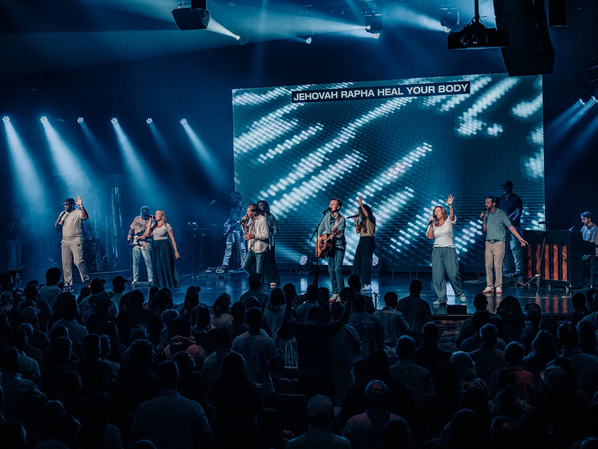         How to Introduce New Worship Songs (Without Losing Your Room)