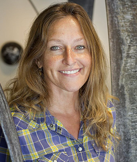 Artist Jennifer Chenoweth